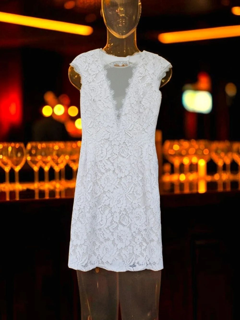Aidan Mattox Petal Nude Lace Sheath Dress Size 4 NWT Deep V Open Back